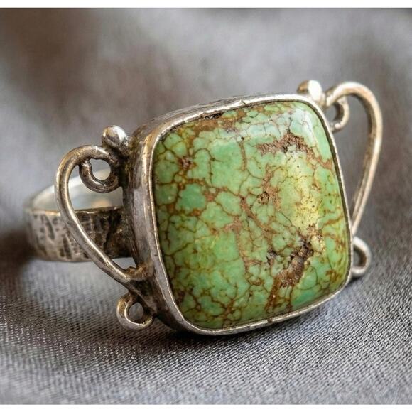 Vintage Handcrafted 925 Sterling Silver Green Turquoise Ring Size 6 - Picture 1 of 4